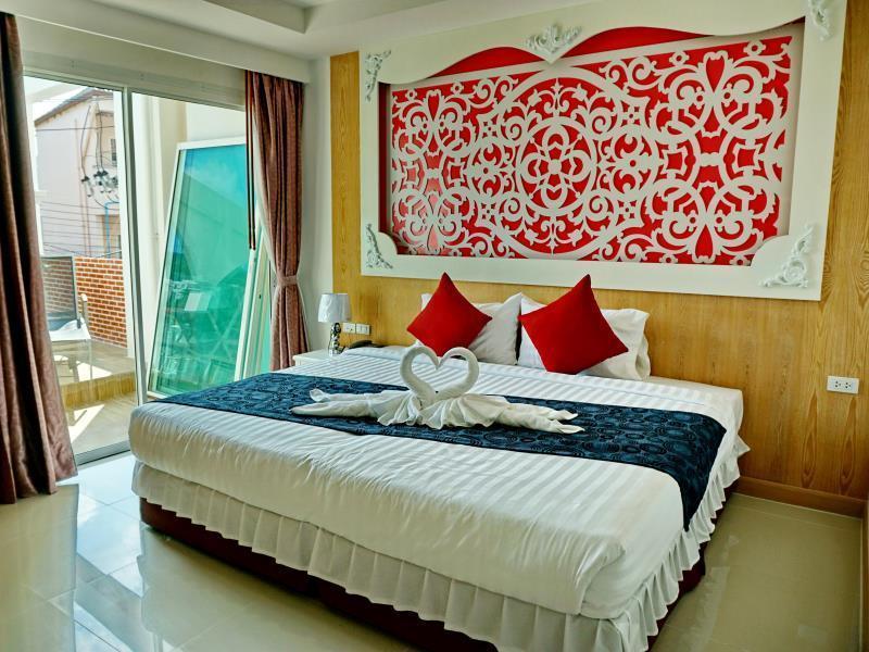 Triple Three Patong Hotell Eksteriør bilde