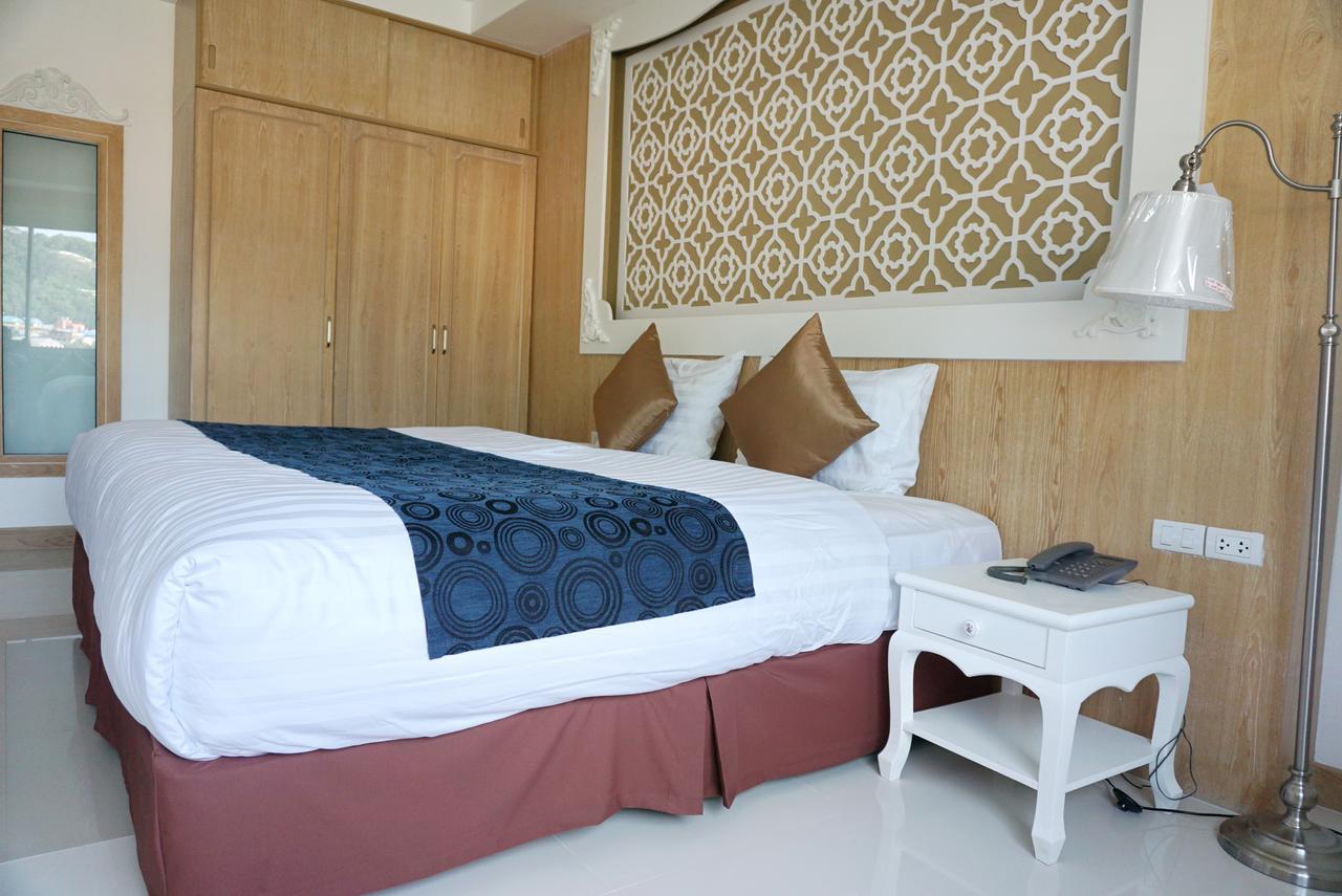 Triple Three Patong Hotell Eksteriør bilde