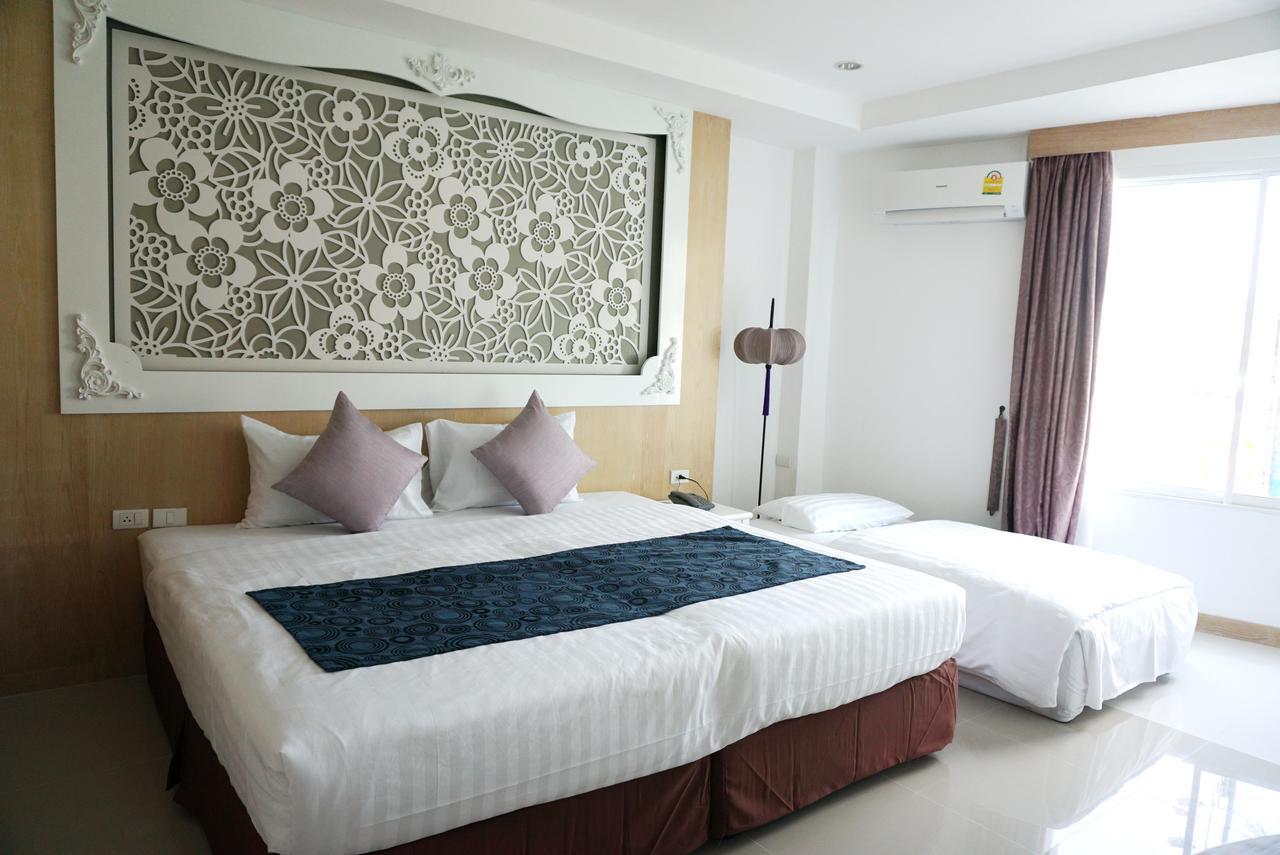 Triple Three Patong Hotell Eksteriør bilde