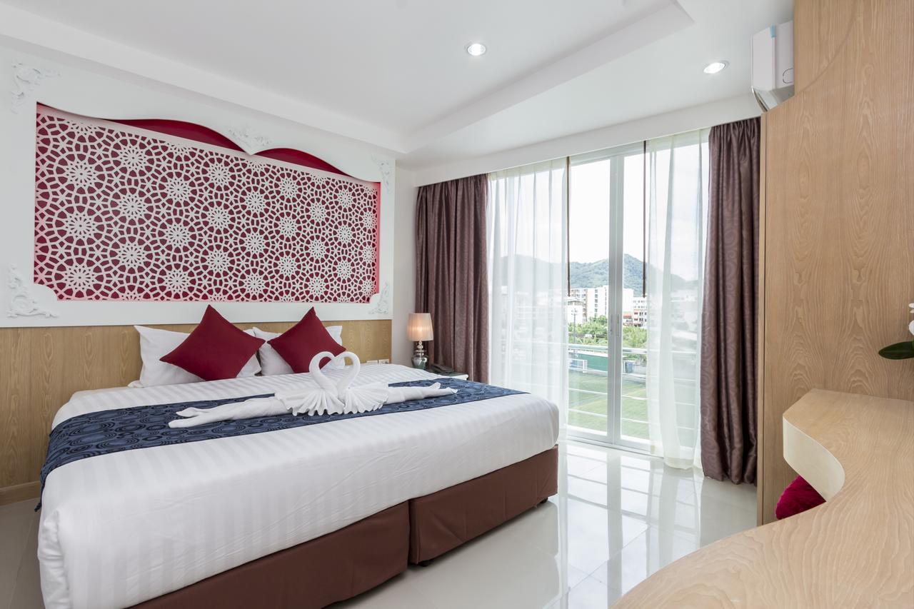 Triple Three Patong Hotell Eksteriør bilde