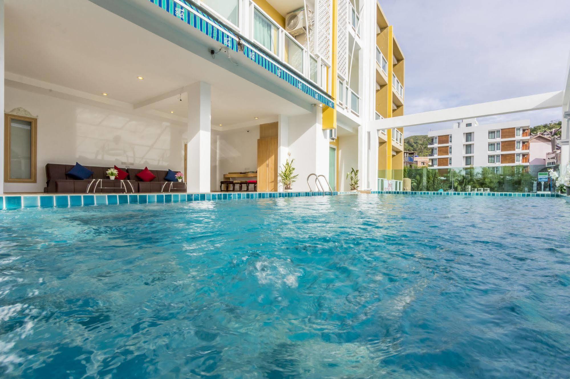 Triple Three Patong Hotell Eksteriør bilde