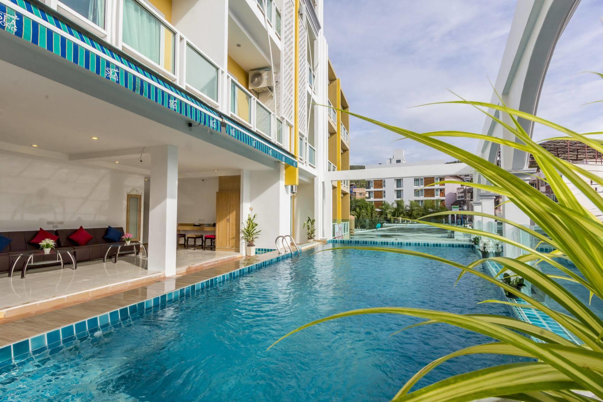 Triple Three Patong Hotell Eksteriør bilde